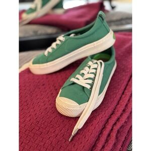 Cariuma Fashion Tennis Shoes Women's Size 6 Kelly Green Lace Up